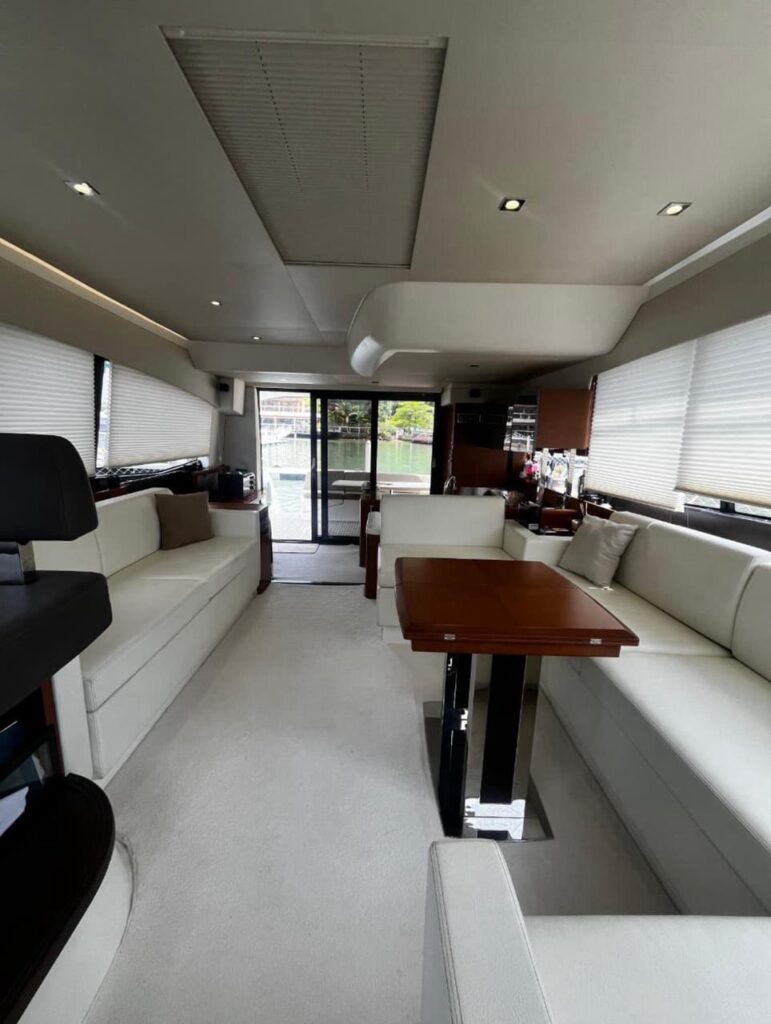 Iate Prestige 550, Roteiro Personalizado