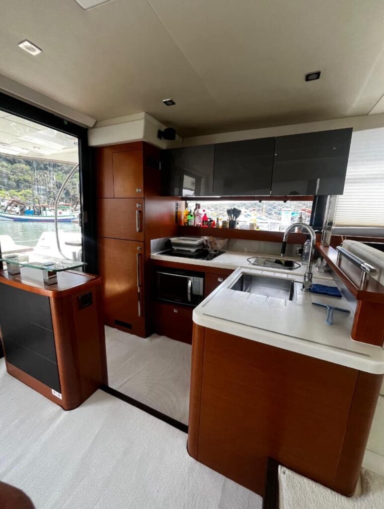 Iate Prestige 550, Roteiro Personalizado