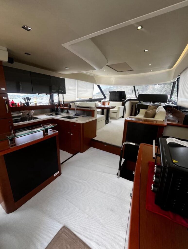 Iate Prestige 550, Roteiro Personalizado