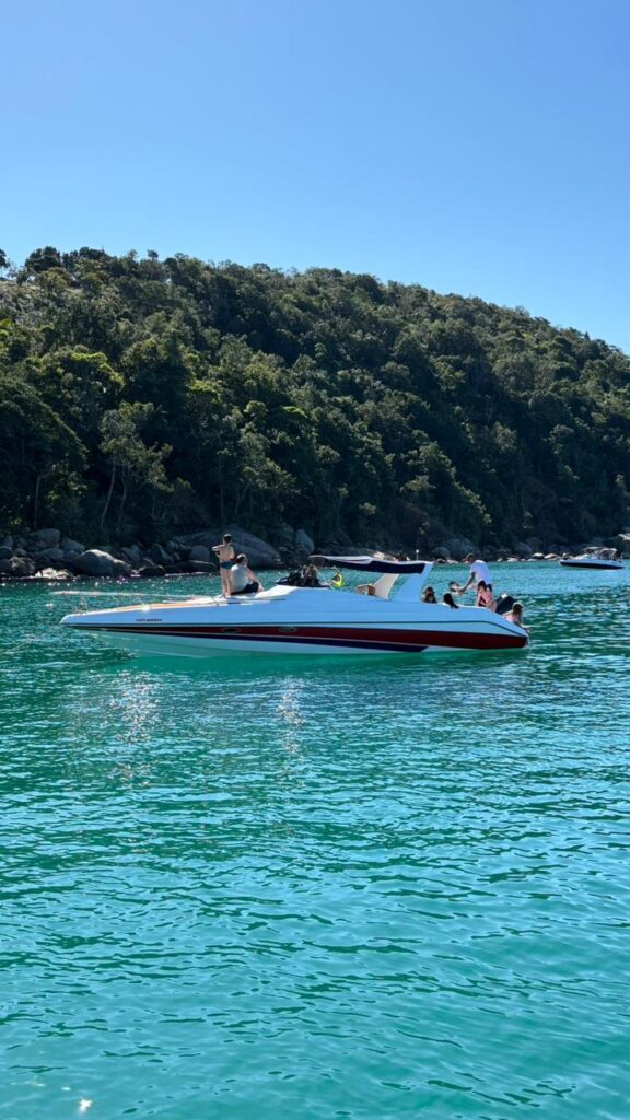 Lancha Runner 33 Pés, Roteiro Sul Ilha Anchieta e Região