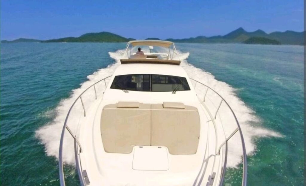 Iate Intermarine 440 Full Gold