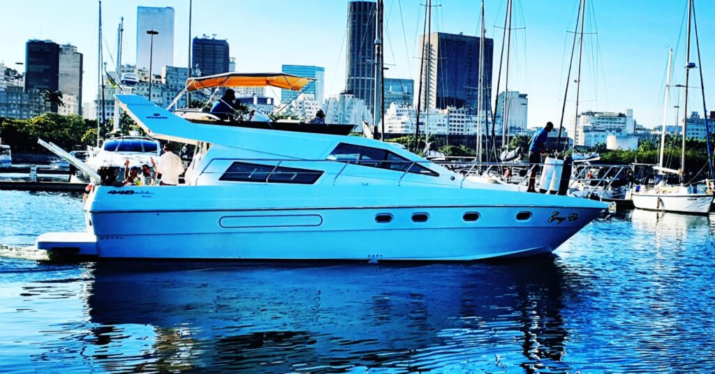 Iate Intermarine 440 Full Gold