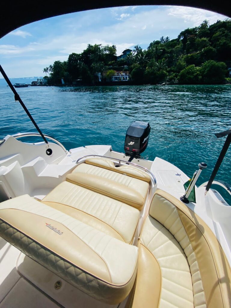 Lancha Phoenix 255, Roteiro Ilha das Cabras ( 3 horas)