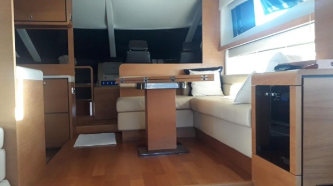 Lancha Fairline 60, Roteiro 2