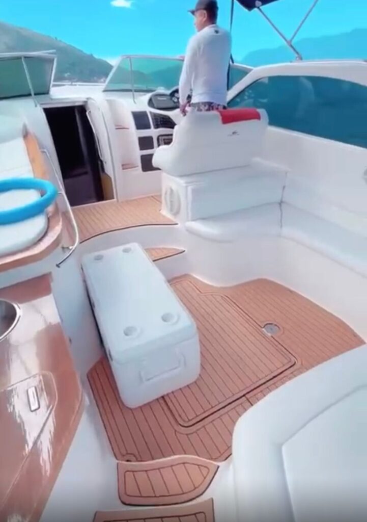 Caprice 35, Roteiro 5