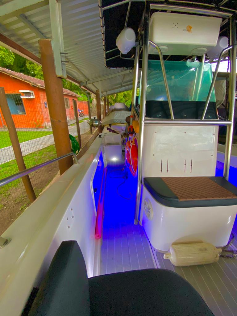 Lancha Fishing 22 pés, Roteiro Norte, até a Praia da Fome