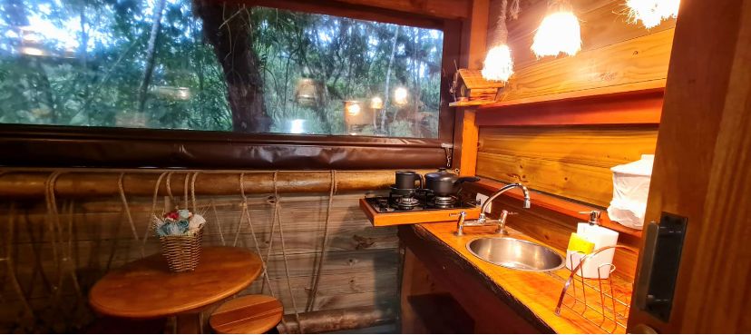 Cabana 1 com hidromassagem, lareira elétrica e vista para mata nativa