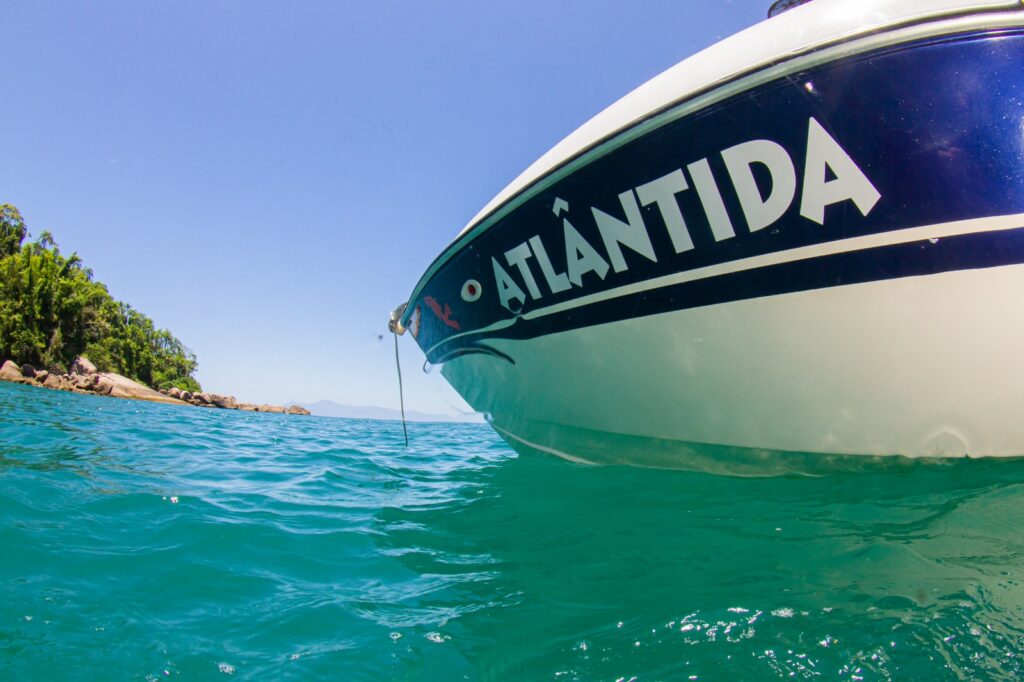 Lancha Privativa Phanton 235, Roteiro Norte, Ilhas Prumirim, Couves, Porcos e Rachada