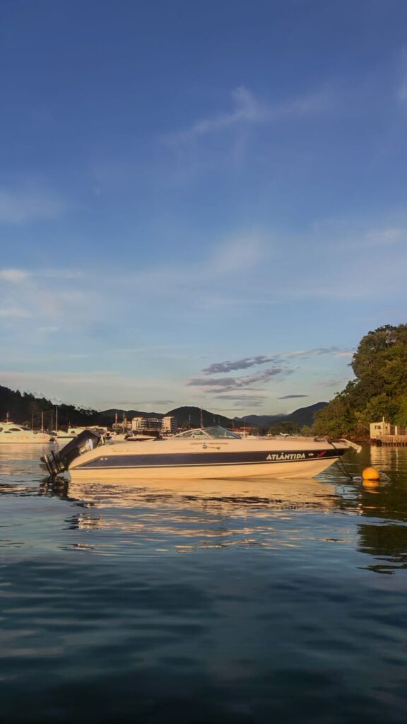 Lancha Privativa Phanton 235, Roteiro Norte, Ilhas Prumirim, Couves, Porcos e Rachada