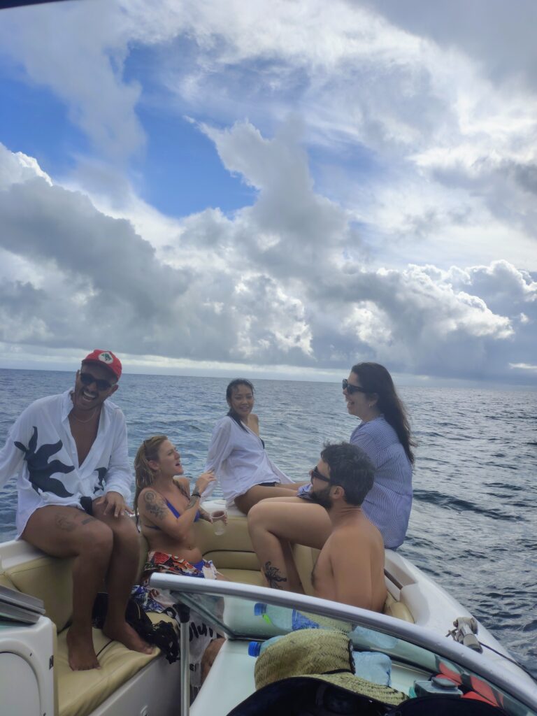 Lancha Privativa Phanton 235, Roteiro Norte, Ilhas Prumirim, Couves, Porcos e Rachada