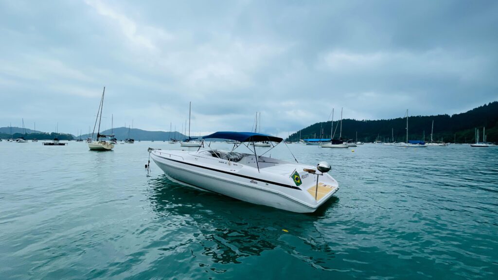 Lancha Real Hawk 32 pés, Roteiro Sul, Ilha Anchieta e região