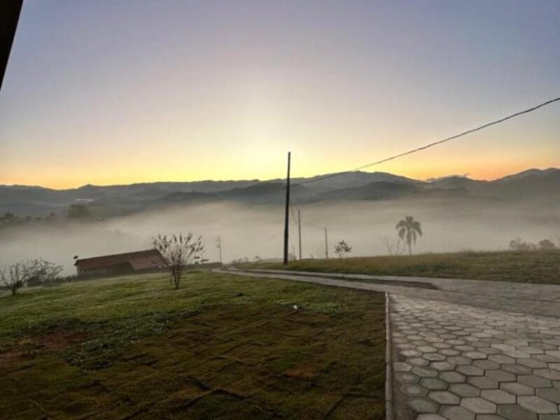 Chalé com Maravilhosa Vista para a Famosa Pedra do Baú