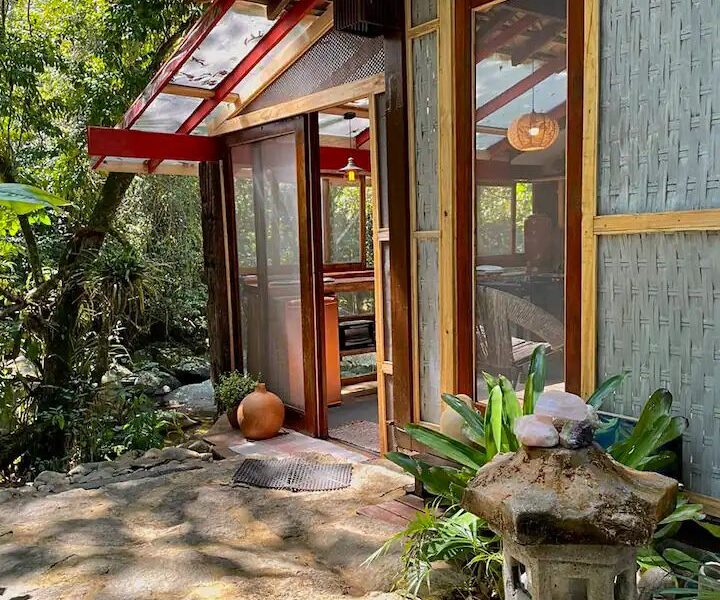 Cabana OM na beira do rio