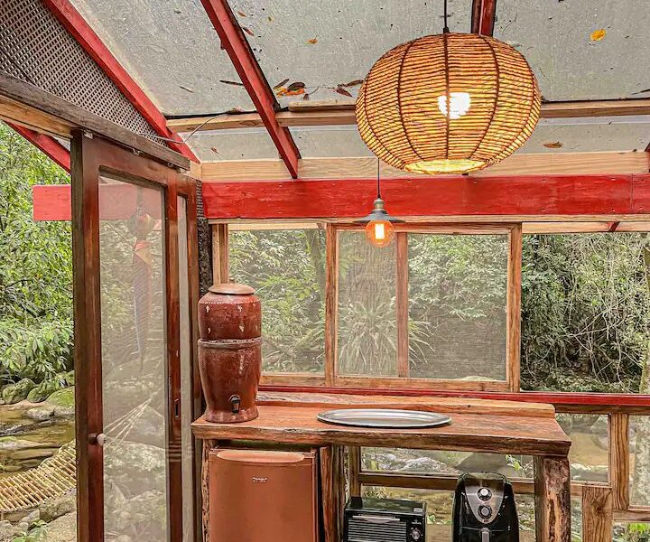Cabana OM na beira do rio