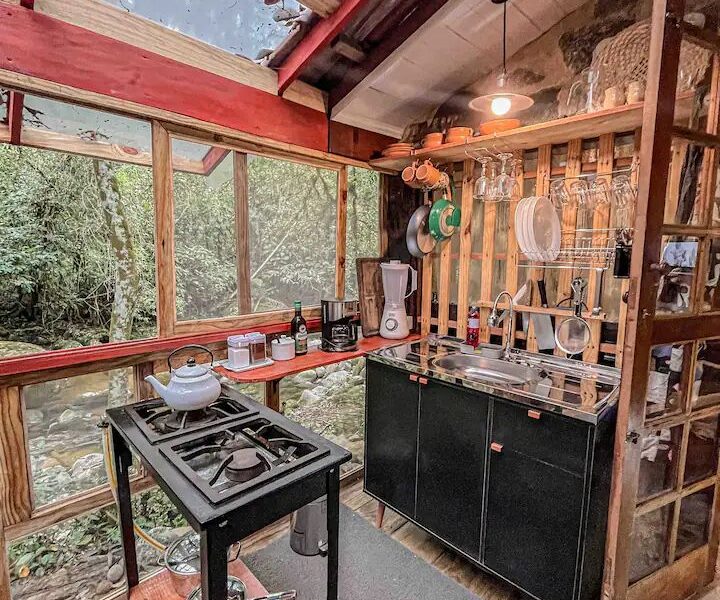 Cabana OM na beira do rio