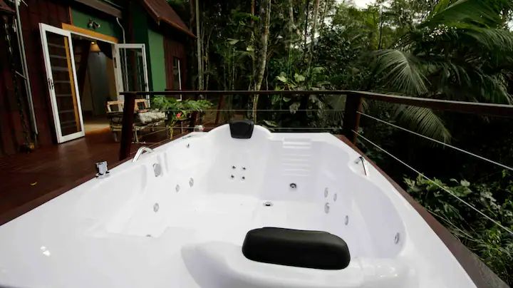 Chalé na Mata Atlântica Ubatuba com jacuzzi