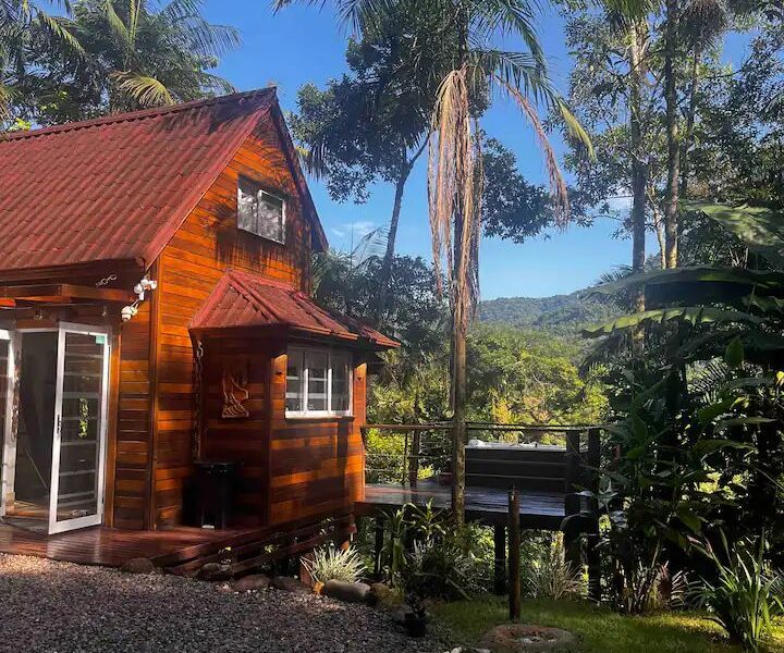 Chalé na Mata Atlântica Ubatuba com jacuzzi