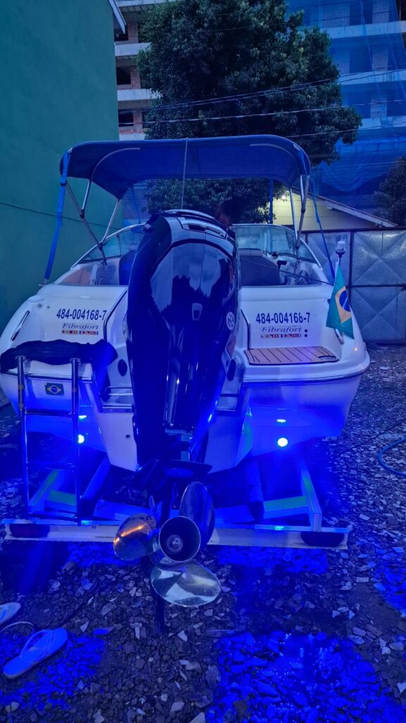 Lancha Focker 19, Meio Período, Pôr do Sol, Roteiro Norte ou Sul