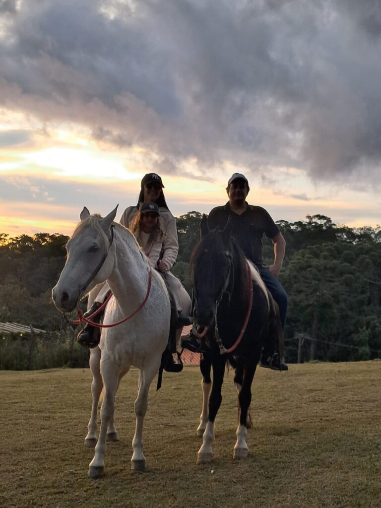 Passeio a Cavalo, Fazenda Off Road, Monte Verde, Pôr do Sol, 1 Hora e Meia