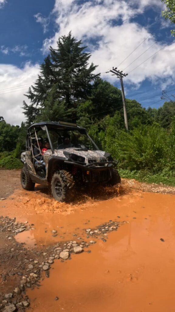 Passeio de UTV, Pico do Imbiri, Cachoeira e Casa de Chocolate, 2 Horas