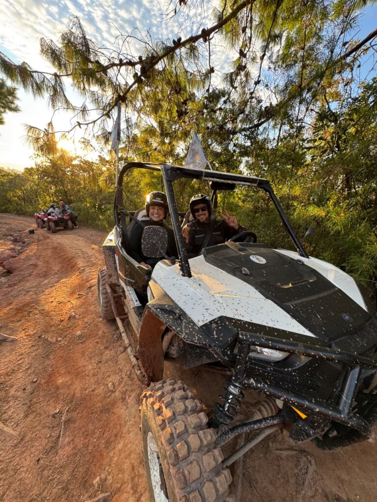 Passeio de UTV, Cachoeira Véu da Noiva e Pedra do Fogo, 1 Hora