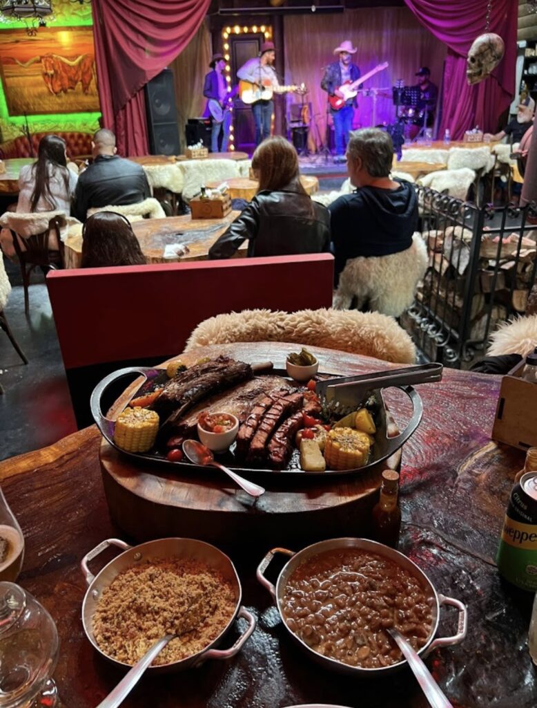 Passeio de quadriciclo até o pico do Imbiri + Almoço Romântico no restaurante ART BBQ