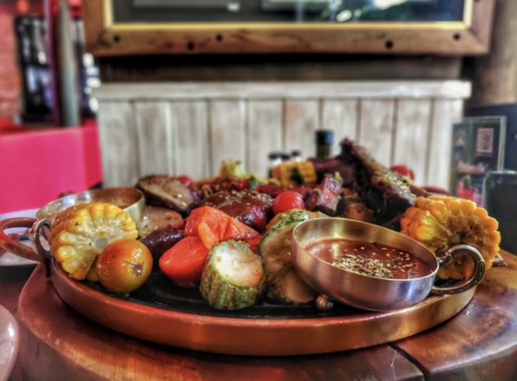 Passeio de quadriciclo até o pico do Imbiri + Almoço Romântico no restaurante ART BBQ