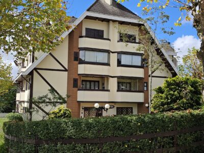 Apartamento Duplex com Lareira no Coração de Campos do Jordão