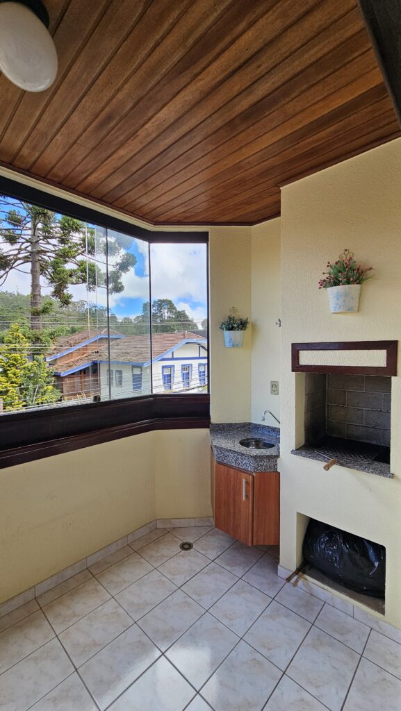 Apartamento Duplex com Lareira no Coração de Campos do Jordão