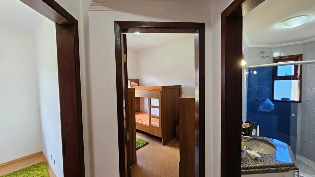 Apartamento Duplex com Lareira no Coração de Campos do Jordão