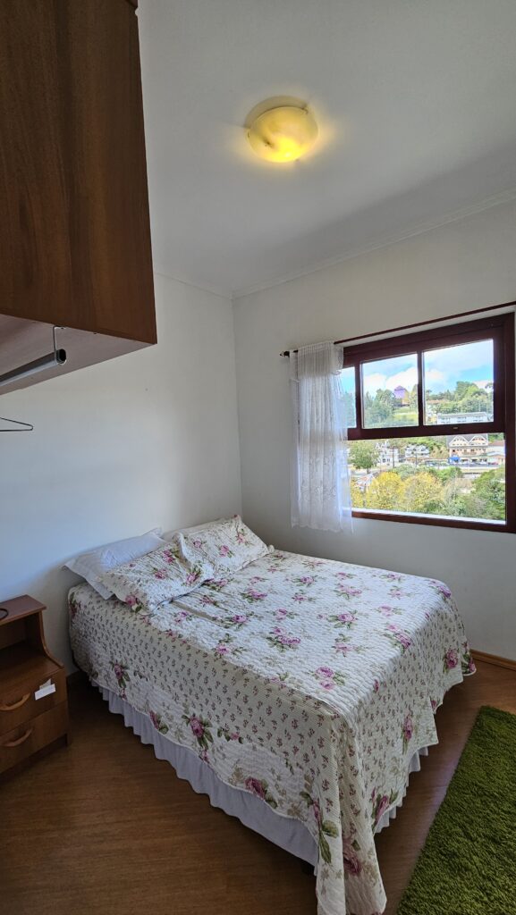 Apartamento Duplex com Lareira no Coração de Campos do Jordão
