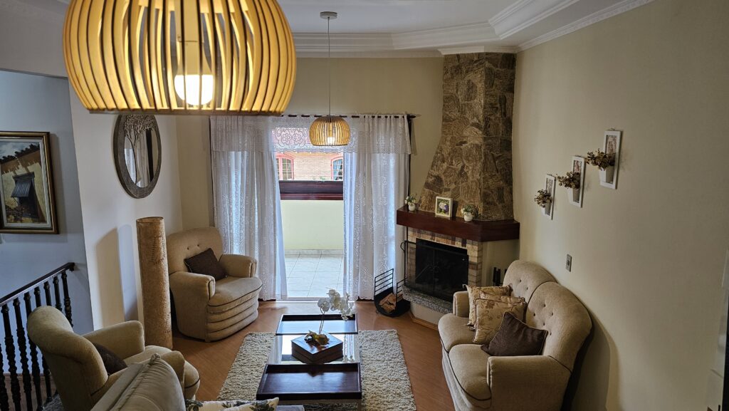 Apartamento Duplex com Lareira no Coração de Campos do Jordão