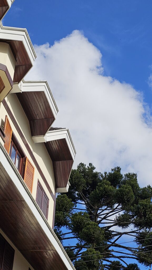 Apartamento Duplex com Lareira no Coração de Campos do Jordão